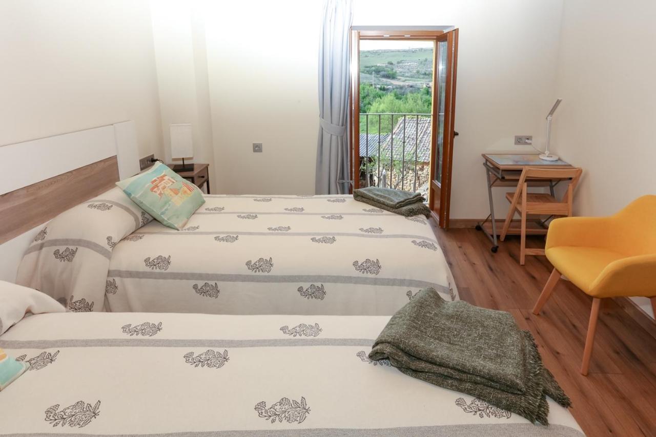 Apartamentos Turisticos Ribera Natura San Martin de Rubiales ภายนอก รูปภาพ