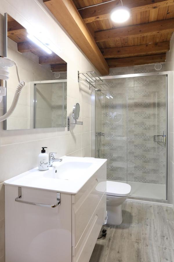 Apartamentos Turisticos Ribera Natura San Martin de Rubiales ภายนอก รูปภาพ
