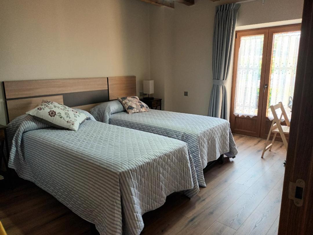 Apartamentos Turisticos Ribera Natura San Martin de Rubiales ภายนอก รูปภาพ